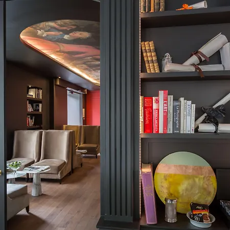 La Comtesse Hotel Parigi