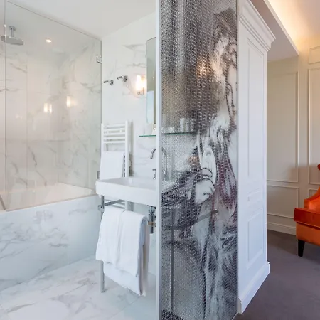 La Comtesse Hotel Parigi