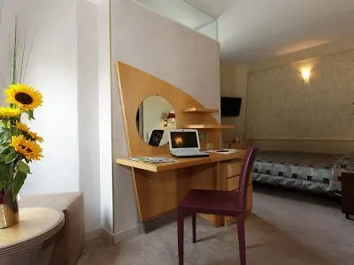 La Comtesse Paris